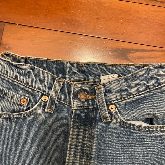 Vintage 90s Levi’s Jeans - Picture 3 of 6